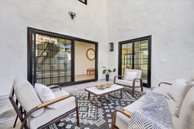 12322 Canyon Terrace, Santa Ana, CA 92705