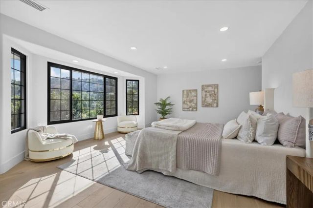 12322 Canyon Terrace, Santa Ana, CA 92705