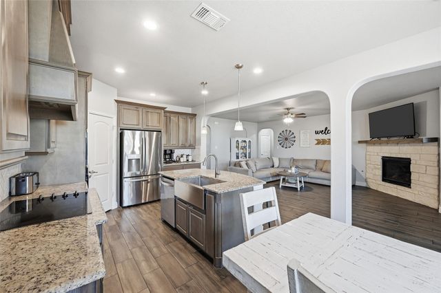 991 E Villas Court, Lewisville, TX 75067