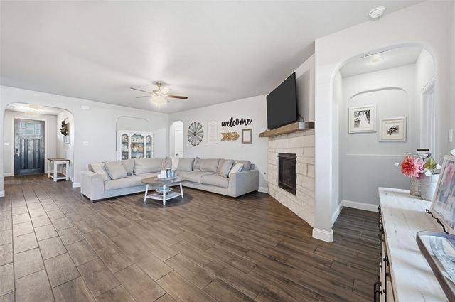 991 E Villas Court, Lewisville, TX 75067