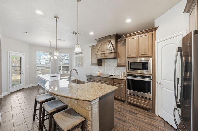 991 E Villas Court, Lewisville, TX 75067