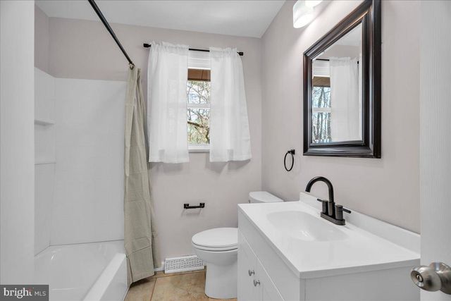 915 MARYLAND AVE, Deptford, NJ 08096