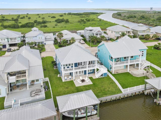 5425 Brigantine Cay Court, Texas City, TX 77590