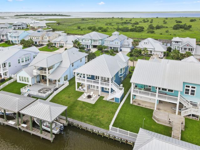 5425 Brigantine Cay Court, Texas City, TX 77590