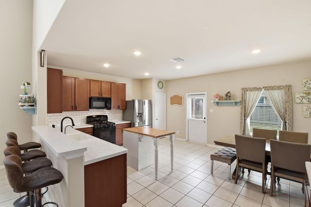 1511 Shannon Street, Alvin, TX 77511