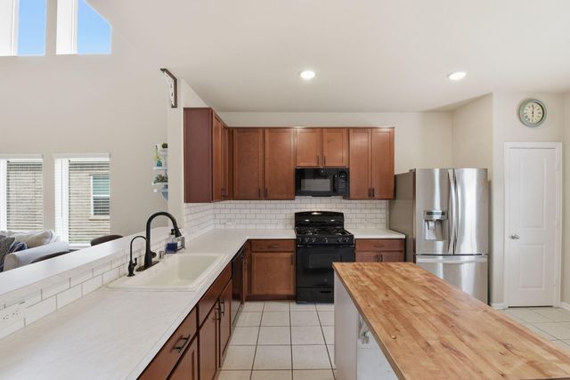 1511 Shannon Street, Alvin, TX 77511