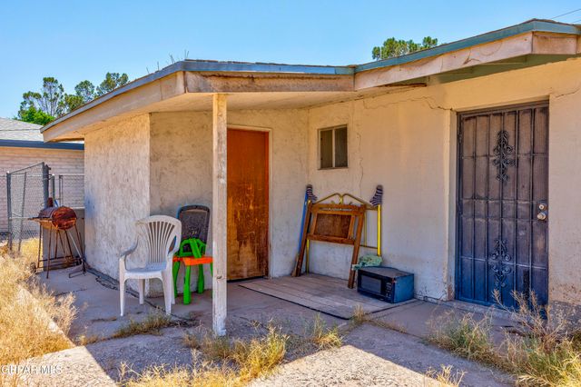 113 N Moon Road, Socorro, TX 79927