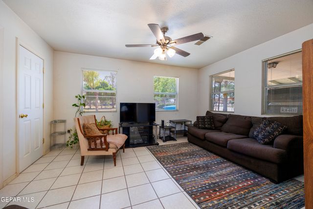 113 N Moon Road, Socorro, TX 79927