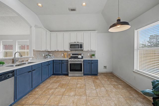 31831 Forest Park Trail, Conroe, TX 77385