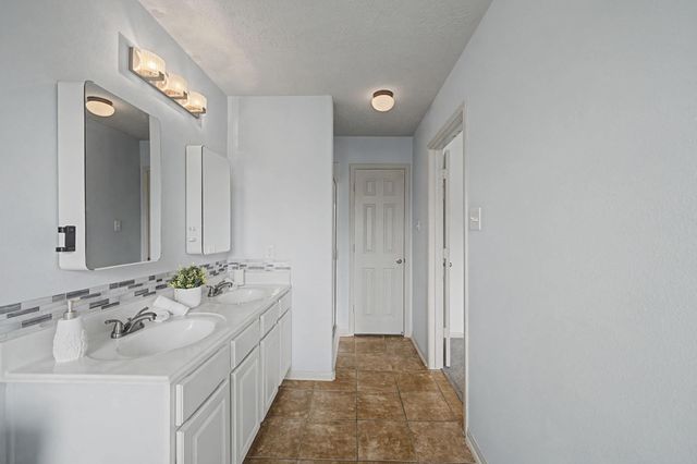 31831 Forest Park Trail, Conroe, TX 77385