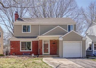 6820 Holmes Road, Kansas City, MO 64131