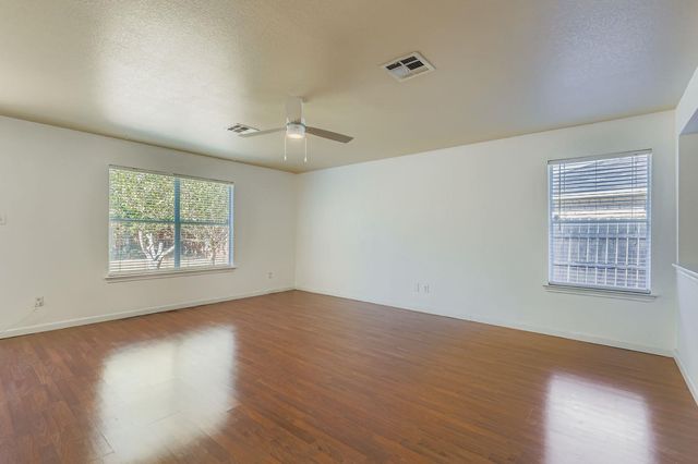 411 Meadow Park DR, Georgetown, TX 78626