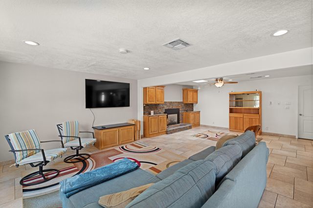 4705 Oahu Drive NE, Albuquerque, NM 87111