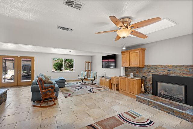4705 Oahu Drive NE, Albuquerque, NM 87111