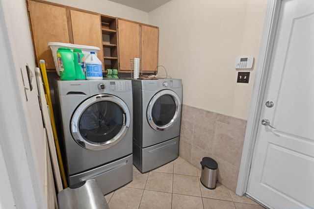 4705 Oahu Drive NE, Albuquerque, NM 87111