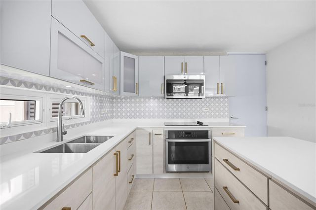 P-25 DELFIN STREET, Dorado, PR 00646