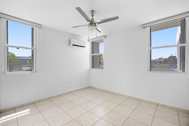 P-25 DELFIN STREET, Dorado, PR 00646
