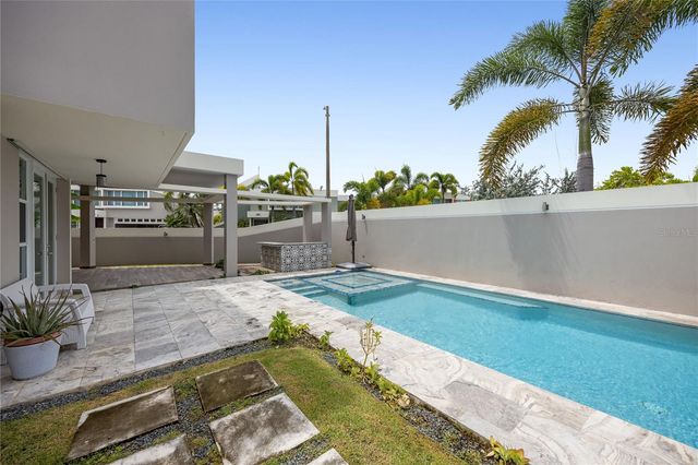 P-25 DELFIN STREET, Dorado, PR 00646