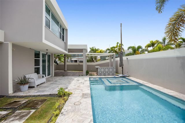 P-25 DELFIN STREET, Dorado, PR 00646