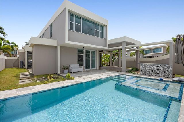 P-25 DELFIN STREET, Dorado, PR 00646