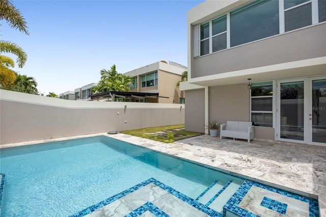 P-25 DELFIN STREET, Dorado, PR 00646