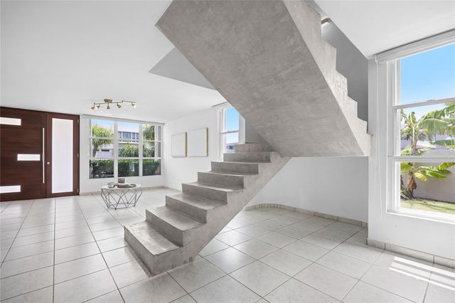 P-25 DELFIN STREET, Dorado, PR 00646