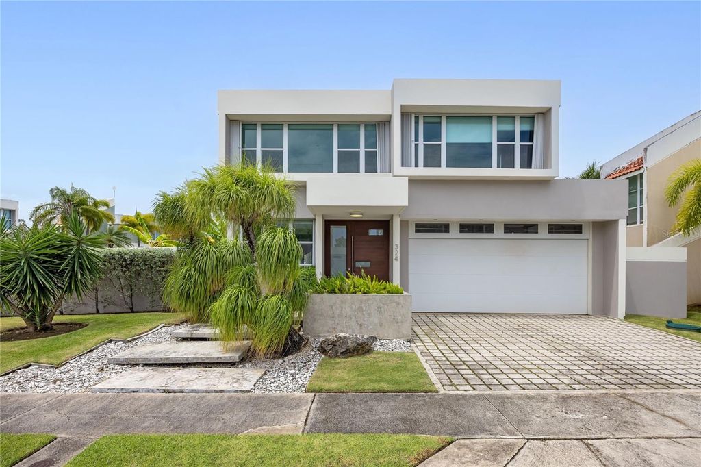 P-25 DELFIN STREET, Dorado, PR 00646