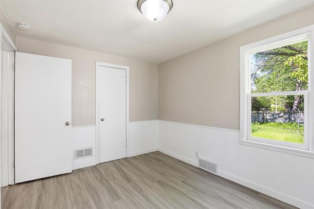 1831 S ONEIDA STREET, Appleton, WI 54915