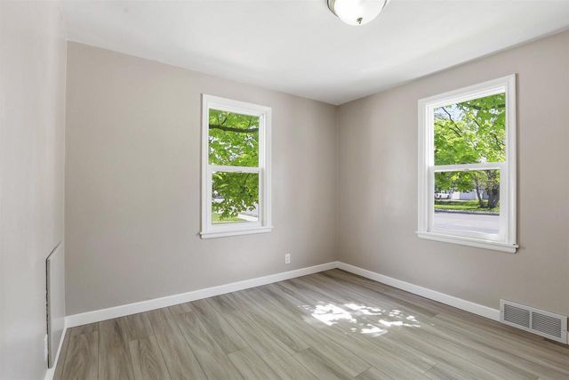 1831 S ONEIDA STREET, Appleton, WI 54915