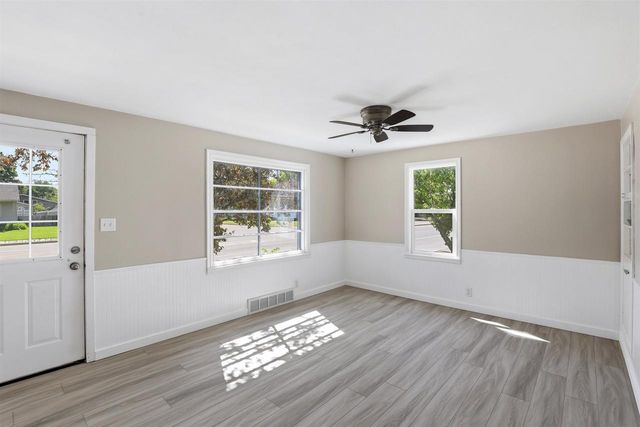 1831 S ONEIDA STREET, Appleton, WI 54915