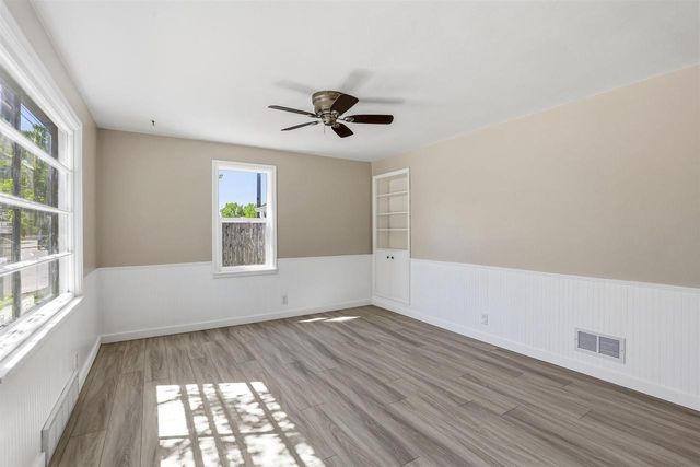 1831 S ONEIDA STREET, Appleton, WI 54915