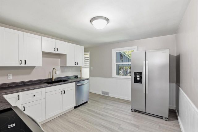 1831 S ONEIDA STREET, Appleton, WI 54915