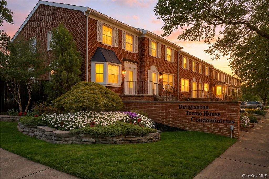 6231 Douglaston Parkway 15, Douglaston, NY 11362 — photo 2