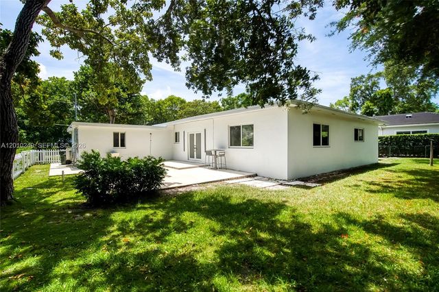 7800 SW 57th Court, South Miami, FL 33143
