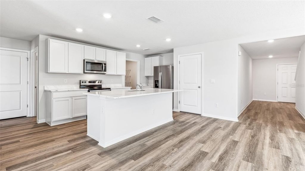 Image 13 of property listing at 18137 GANDER TERRACE, Lakewood Ranch, FL 34211