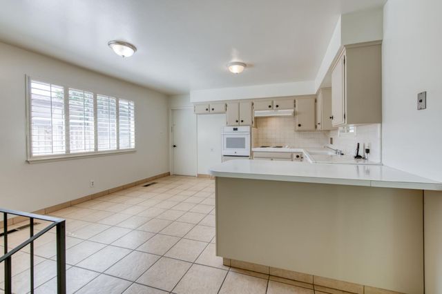4839 E Santa Ana Avenue, Fresno, CA 93726