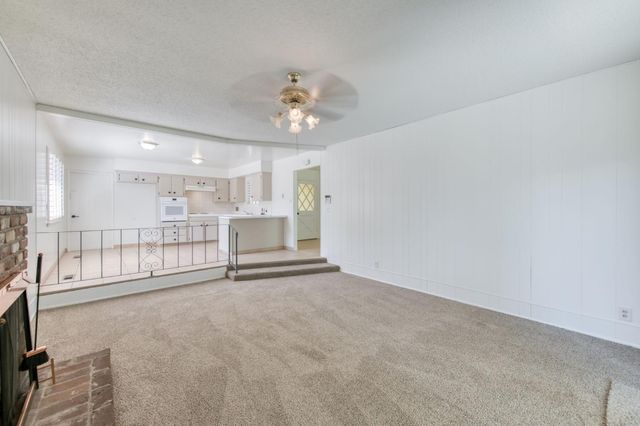 4839 E Santa Ana Avenue, Fresno, CA 93726