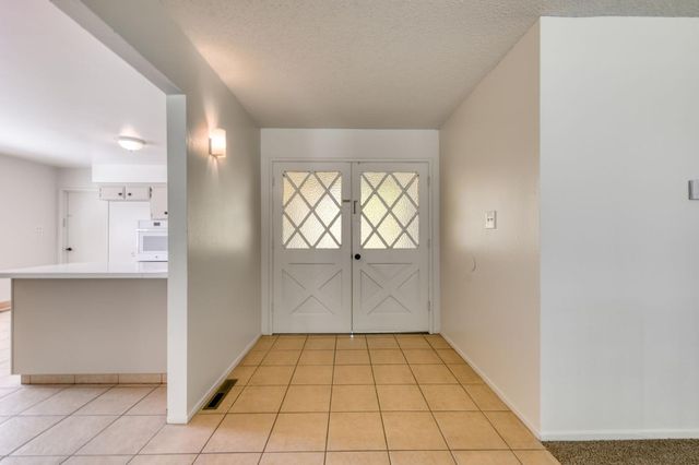 4839 E Santa Ana Avenue, Fresno, CA 93726