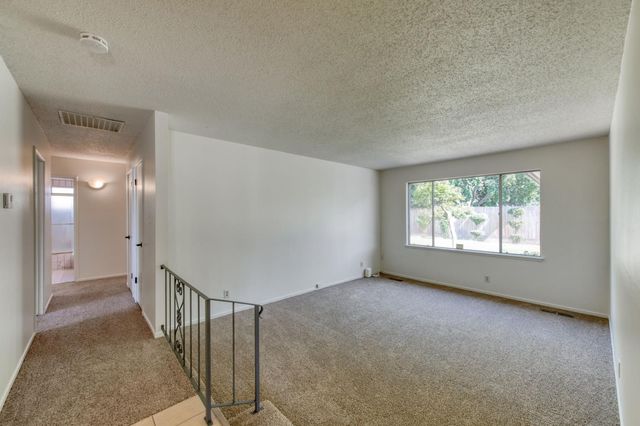 4839 E Santa Ana Avenue, Fresno, CA 93726