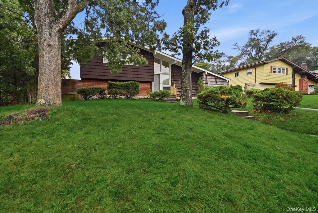 160 Hawkins Road, Centereach, NY 11720 — exterior