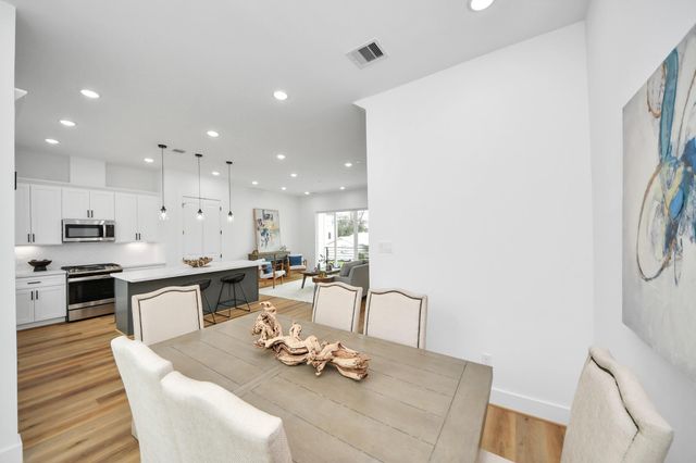 1216 English Street, Houston, TX 77009
