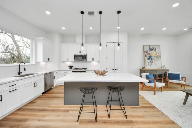 1216 English Street, Houston, TX 77009