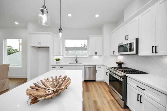 1216 English Street, Houston, TX 77009