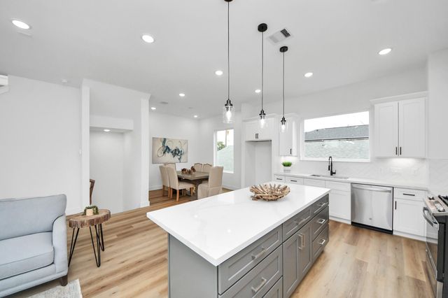 1216 English Street, Houston, TX 77009