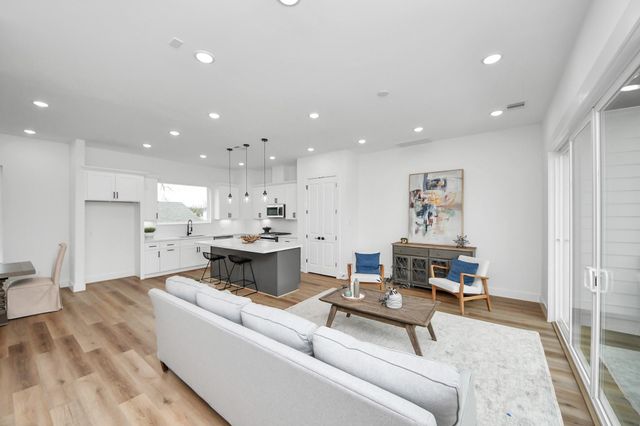 1216 English Street, Houston, TX 77009