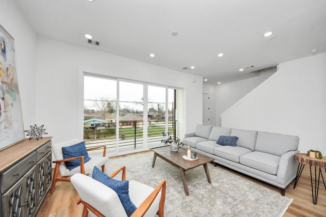 1216 English Street, Houston, TX 77009