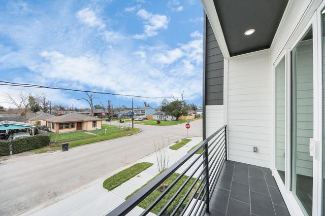 1216 English Street, Houston, TX 77009