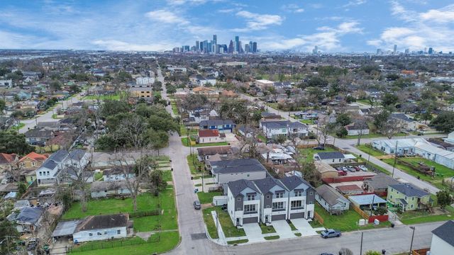 1216 English Street, Houston, TX 77009