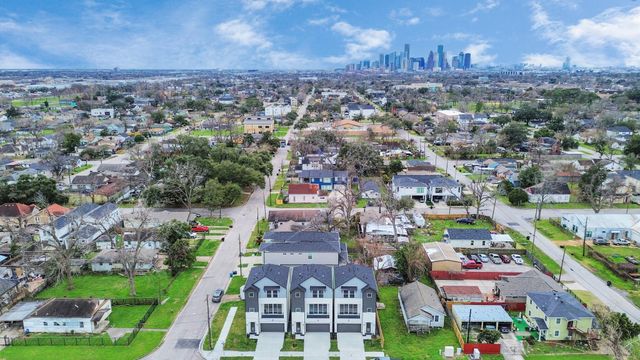 1216 English Street, Houston, TX 77009