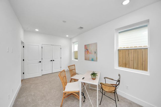 1216 English Street, Houston, TX 77009